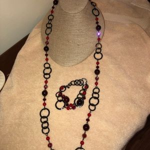 Red and black necklace and bracelet set